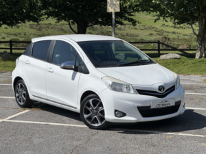 2013 Toyota Yaris 1.33 Vvt-I Trend 5dr Man, Petrol, White + Nice Example in White — image 6