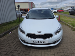 2014 Kia Ceed 1.6 Crdi Ecodynamics 2 in White — image 4