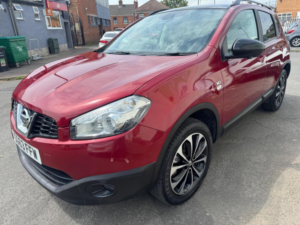 2013 Nissan Qashqai 1.6 360 2WD Euro 5 5dr in Red — image 5