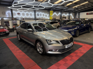 2016 Skoda Superb 2.0 Tdi Se L Executive in Beige — image 5