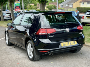 2015 Volkswagen Golf 1.6 Tdi Bluemotion Tech Match in Black — image 5