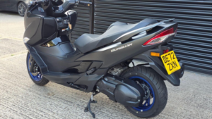 2022 Suzuki Burgman 400 400 CVT Euro 5 in Black — image 2