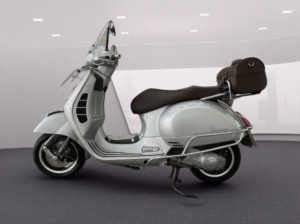 2017 Piaggio Vespa Gts 300 Super Abs in Grey — image 3