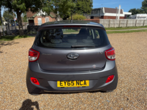 2015 Hyundai I10 1.2 Premium Hatchback 5dr Petrol Manual Euro 5 (87 Ps) in Grey — image 4