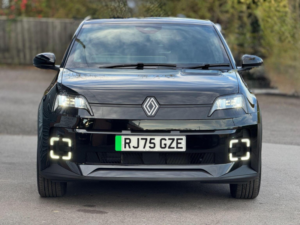 2025 Renault 5 E-Tech Electric Urban Range 40kwh Techno Auto 5dr in Black — image 5