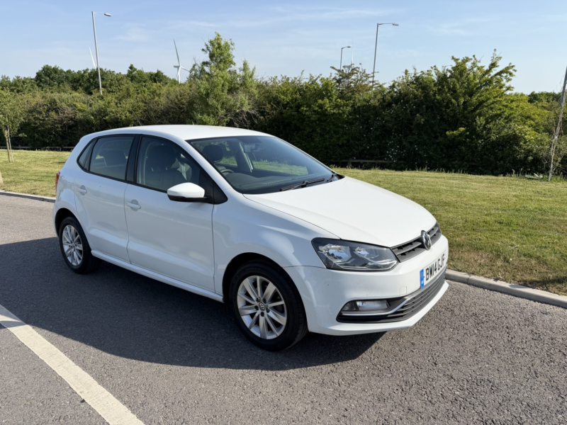 2014 Volkswagen Polo 1.0 Bluemotion Tech Se in White — image 1