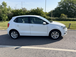 2014 Volkswagen Polo 1.0 Bluemotion Tech Se in White — image 2