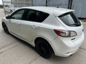 2013 Mazda Mazda3 2.2 D Sport Nav in White — image 4