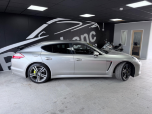 2012 Porsche Panamera 3.0d V6 Tiptronics Euro 5 5dr in Silver — image 2