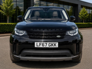 2017 Land Rover Discovery 2.0 Sd4 Hse Auto 4WD Euro 6 (s/s) 5dr in Black — image 2