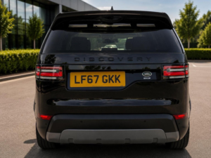 2017 Land Rover Discovery 2.0 Sd4 Hse Auto 4WD Euro 6 (s/s) 5dr in Black — image 5