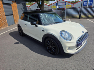 2015 MINI Hatch