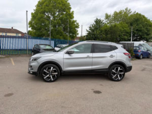 2017 Nissan Qashqai 1.5 Dci Tekna Euro 6 (s/s) 5dr in Silver — image 3