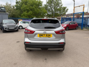2017 Nissan Qashqai 1.5 Dci Tekna Euro 6 (s/s) 5dr in Silver — image 5