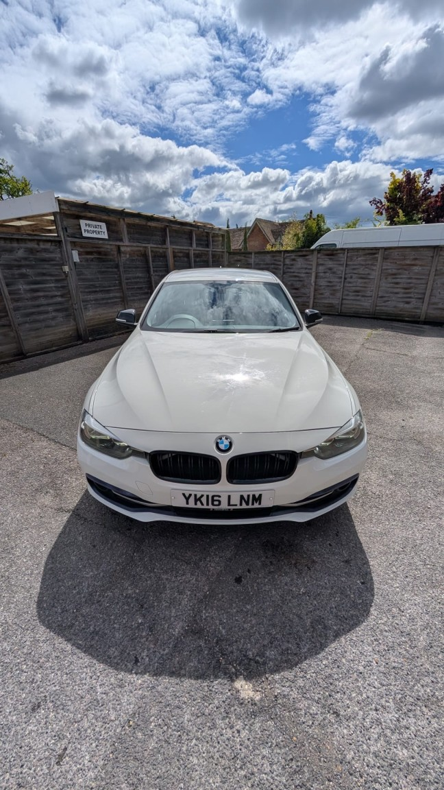 2016 BMW 3 Series 2.0 320d Ed Sport Saloon in White — image 1