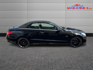 2011 Mercedes-Benz E Class 2.1 E250 Cdi Blueefficiency Sport in Black — image 2