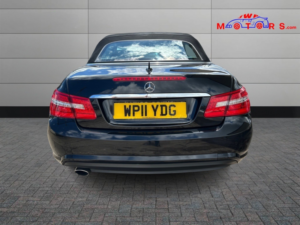 2011 Mercedes-Benz E Class 2.1 E250 Cdi Blueefficiency Sport in Black — image 4