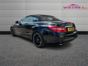 2011 Mercedes-Benz E Class 2.1 E250 Cdi Blueefficiency Sport in Black — image 5