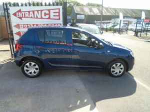 2018 Dacia Sandero 0.9 Tce Essential Hatchback 5dr Petrol Manual Euro 6 (s/s) (90 Ps) in Blue — image 4