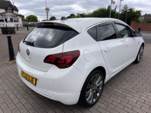2012 Vauxhall Astra 1.6 16v Sri Vx Line in White — image 3
