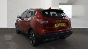 2017 Nissan Qashqai 1.2 Dig-T Tekna Euro 6 (s/s) 5dr in Red — image 4