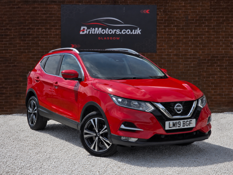 2019 Nissan Qashqai 1.3 Dig-T N-Connecta in Red — image 1