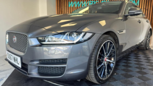 2017 Jaguar Xe 2.0d Portfolio Auto AWD Euro 6 (s/s) 4dr in Grey — image 5