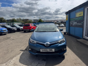 2016 Toyota Auris