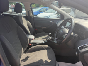 2015 Ford Focus 1.6 Tdci Titanium Euro 5 (s/s) 5dr in Blue — image 4