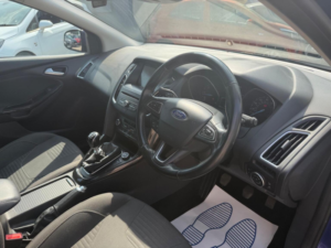 2015 Ford Focus 1.6 Tdci Titanium Euro 5 (s/s) 5dr in Blue — image 5