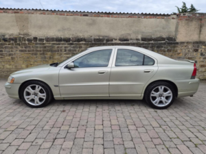 2005 Volvo S60 2.4 D5 Sport 4dr in Gold — image 6