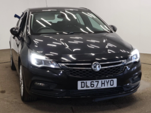 2017 Vauxhall Astra 1.4i Turbo Elite Euro 6 5dr in Black — image 3