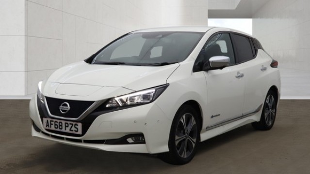 2018 Nissan Leaf 40kwh Tekna Electric Automatic White 5dr Satnav+1 Keeper in White — image 1