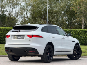 2017 Jaguar F-Pace 3.0 D300 V6 S Auto AWD Euro 6 (s/s) 5dr in White — image 3