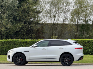 2017 Jaguar F-Pace 3.0 D300 V6 S Auto AWD Euro 6 (s/s) 5dr in White — image 4