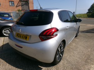 2018 Peugeot 208 1.2 Puretech Allure Premium in Silver — image 5