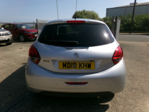 2018 Peugeot 208 1.2 Puretech Allure Premium in Silver — image 6