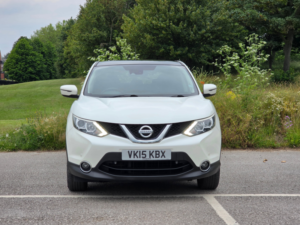 2015 Nissan Qashqai 1.5 Dci Acenta+ 2WD Euro 5 (s/s) 5dr in White — image 2