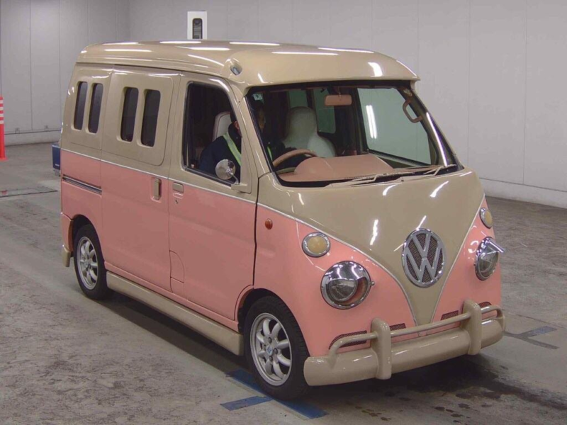 2005 Daihatsu Hijet Cargo 5d Dx Retro Styled in Pink — image 1