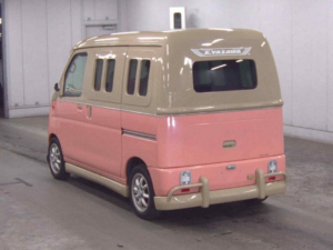 2005 Daihatsu Hijet Cargo 5d Dx Retro Styled in Pink — image 3