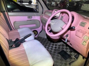 2005 Daihatsu Hijet Cargo 5d Dx Retro Styled in Pink — image 5