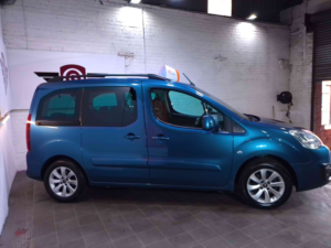 2017 Citroen Berlingo 1.6 Bluehdi Flair in Blue — image 2