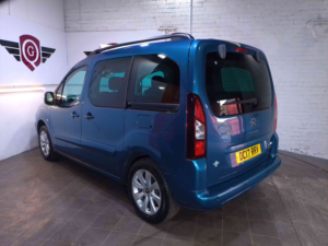 2017 Citroen Berlingo 1.6 Bluehdi Flair in Blue — image 5