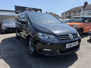 2016 Volkswagen Sharan 1.4 Tsi Comfort Line Blue Motion Fresh Import Verified Mile Finance Avb in Black — image 2