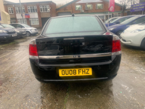 2008 Vauxhall Vectra 2.2i 16v Design 4dr in Black — image 6