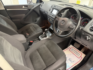 2014 Volkswagen Tiguan 2.0 Tdi Bluemotion Tech Match SUV 5dr Diesel DSG 4WD Euro 5 (s/s) (140 Ps) in Blue — image 5