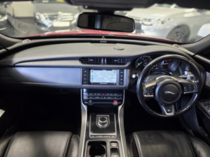 2018 Jaguar Xf 2.0 D R-Sport in Red — image 2