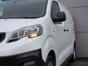 2022 Peugeot Expert 1.5 Bluehdi 1000 Professional Premium Standard Panel Van Mwb Euro 6 (s/s) 6dr in White — image 4