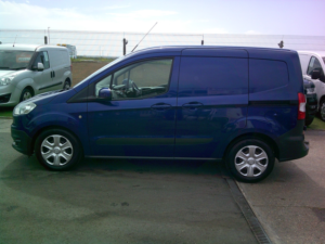 2017 Ford Transit Courier 1.5 Tdci Trend in Blue — image 2