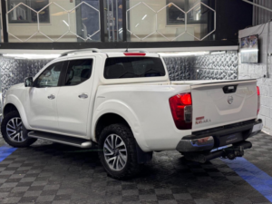 2016 Nissan Navara 2.3 Dci Tekna 4WD Euro 5 4dr in White — image 4